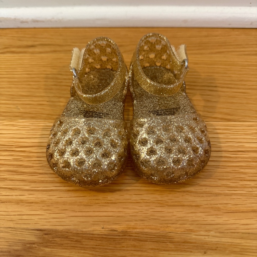 Old Navy Baby 6-12 Months Gold Glitter Sandals